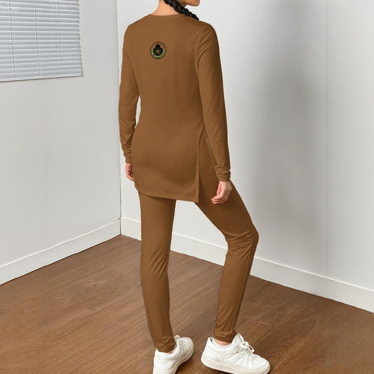 Conjunto de camiseta con abertura lateral para mujer